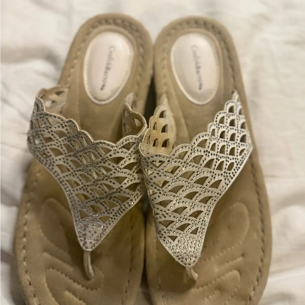 Croft‎ & Barrow Women's Beige and White Sandals